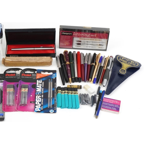 2310A - Vintage and later pens and accessories including Conway Stewart fountain pen with box and Parker exa... 