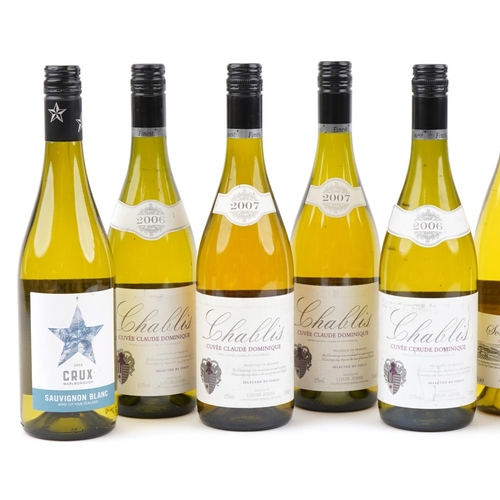 2073 - Nine bottles of white wine including 2006 Chablis Cuvée, 2014 Clear Springs Sauvignon Blanc and 2006... 