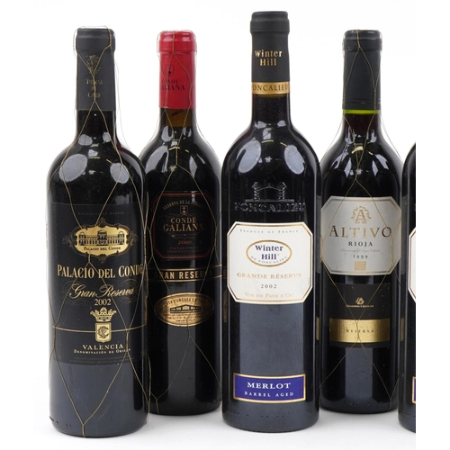 2070 - Eight bottles of wine including 2001 Valdivieso Cabernet Sauvignon, 2002 Palacio del Conde and 2002 ... 