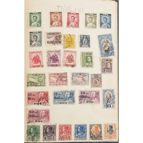 2476 - Album of 19th century and later Commonwealth stamps