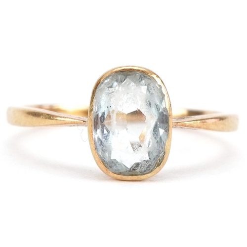 3059 - 18ct gold aquamarine solitaire ring, the aquamarine approximately 8.20mm x 6.50mm x 3.90mm deep, siz... 