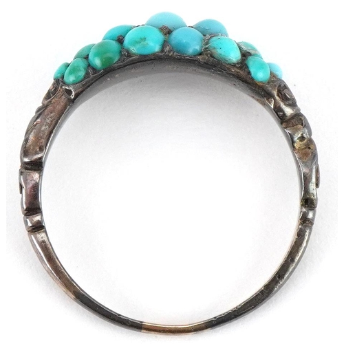 3066 - Antique yellow metal turquoise cluster ring with ornate shoulders, size M, 2.5g