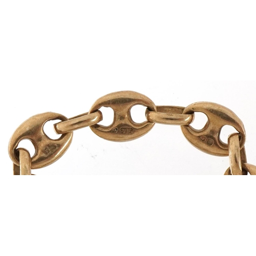 3396 - 9ct gold gucci link ring, size R, 2.0g