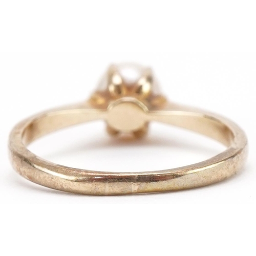 3147 - 9ct gold cultured pearl ring, the pearl approximately 6.0mm in diameter, size M, 2.2g