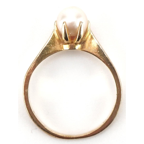 3147 - 9ct gold cultured pearl ring, the pearl approximately 6.0mm in diameter, size M, 2.2g