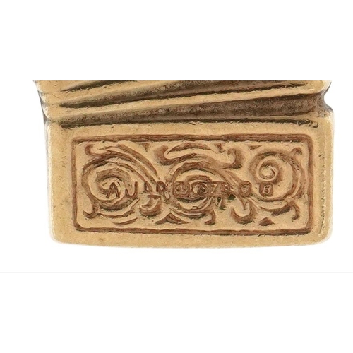 3164 - 9ct gold charm in the form of an accordion, 1.6cm wide, 1.0g