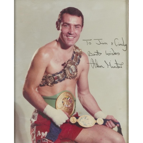 1407 - Alan Minter boxer personally signed photograph along with a photograph of the Cambridge Race rowing ... 