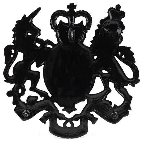 2265 - Wrought iron United Kingdom royal heraldic crest wall plaque, 49cm high