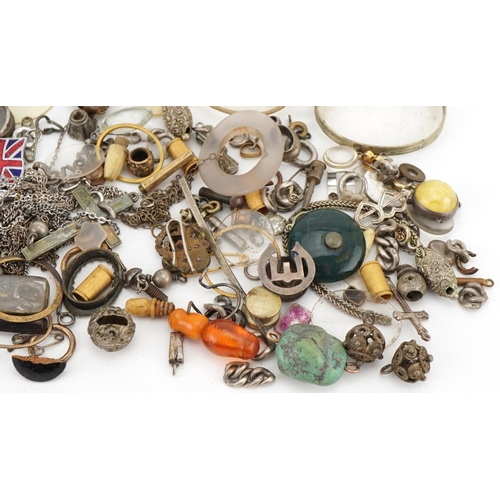 3555 - Antique and later jewellery parts including polished stone beads, clasps, crystals and chains