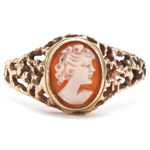 3256 - 9ct gold cameo shell ring carved with a maiden head having pierced shoulders, size T, 2.7g