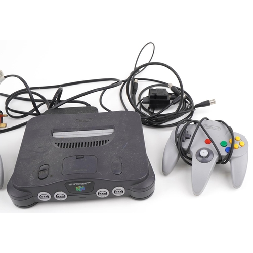 2379 - Nintendo 64 games console with two controllers