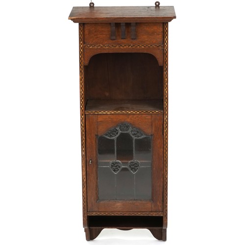 564 - Late Victorian Arts & Crafts oak hanging wall cabinet with chequered stringing and leaded glazed doo... 