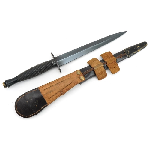 2601 - British military interest Fairbairn Sykes fighting knife with leather sheath, 31cm in length