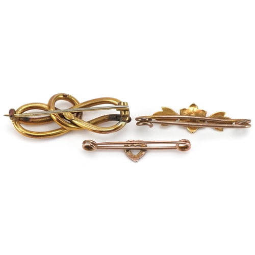 3408 - Three antique and later 9ct gold bar brooches, two set with seed pearls, the largest 4cm wide, total... 