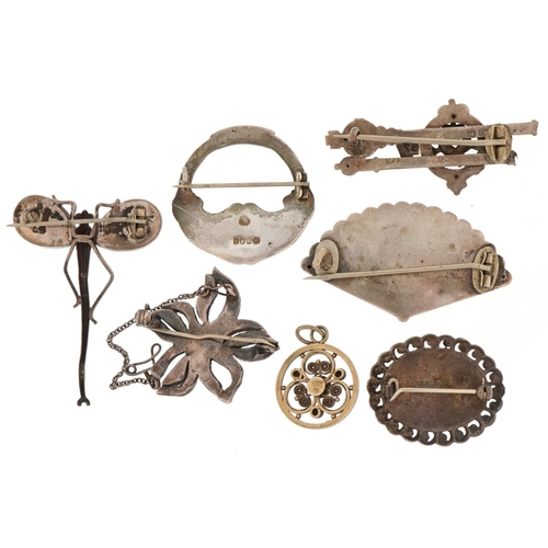 3520 - Antique and later silver jewellery including Scottish silver penannular pin, butterfly wing brooch i... 