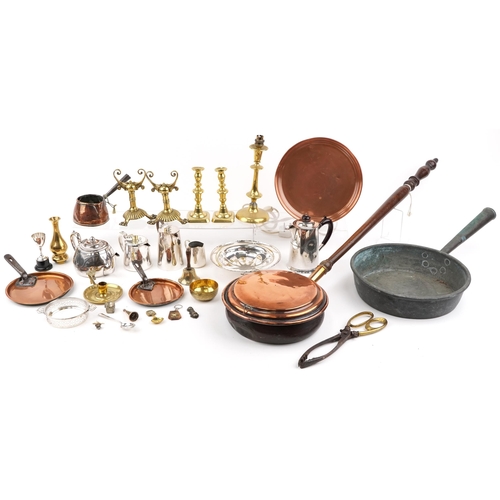 2229 - Antique and later metalware including pair of Victorian brass candlesticks with pushers, copper bed ... 