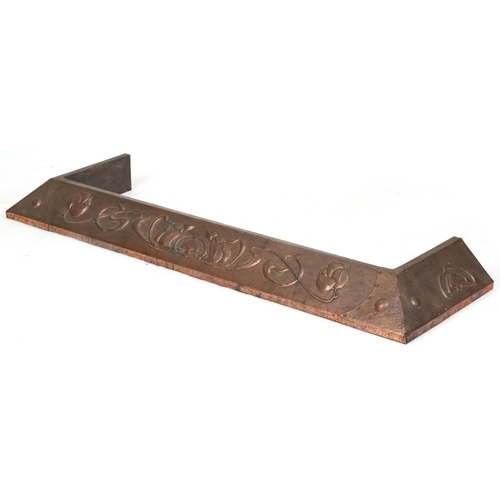 641 - Arts & Crafts copper fire kerb with stylized floral pattern, 150cm x 46cm