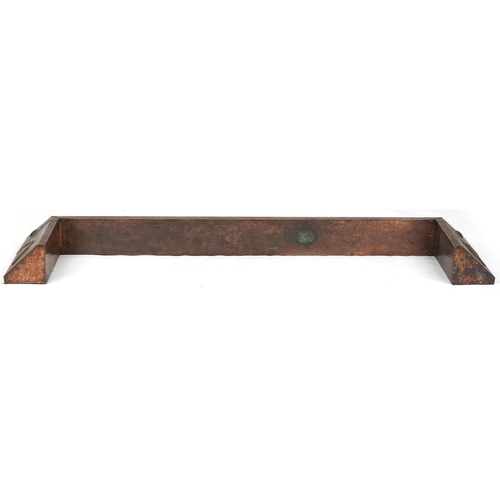 641 - Arts & Crafts copper fire kerb with stylized floral pattern, 150cm x 46cm