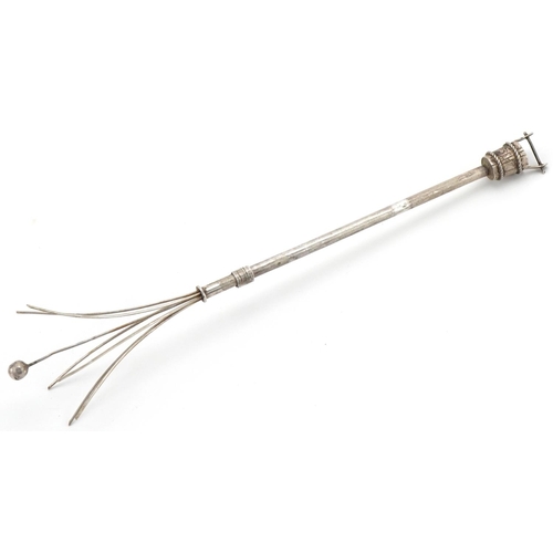 1275 - Serling silver cocktail stirrer with bucket design handle, 11cm in length, 6.5g