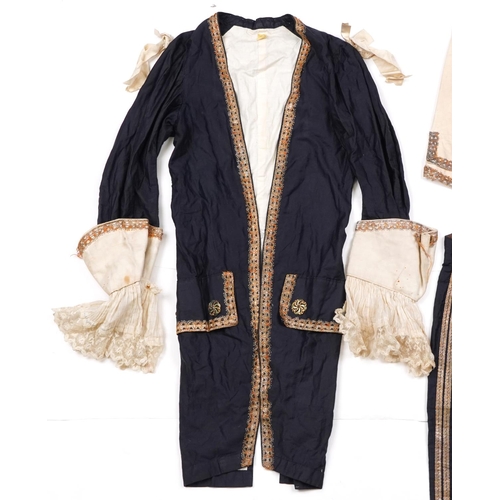 1549 - Film/panto costume in the 18th century style, Dandy, comprising jacket, waistcoat and trousers, size... 