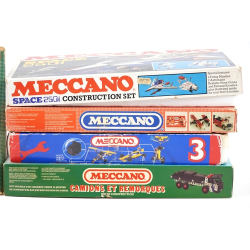 2051 - Five vintage Meccano construction sets with boxes comprising numbers 085042, 09531, 085040, 085050 a... 