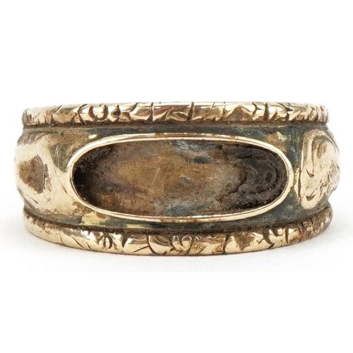 3079 - Georgian unmarked Irish gold mourning ring with engraved decoration, engraved Earl of Mount Norris, ... 