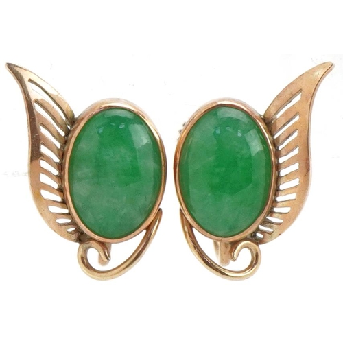 3088 - Pair of Chinese 14ct gold cabochon green jade earrings in the form of leaves, with screw backs, 1.9c... 