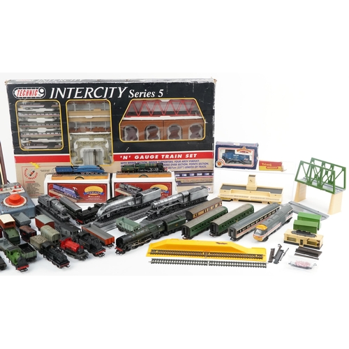 2033 - Large collection of model railway locomotives, carriages, trackside buildings and accessories includ... 