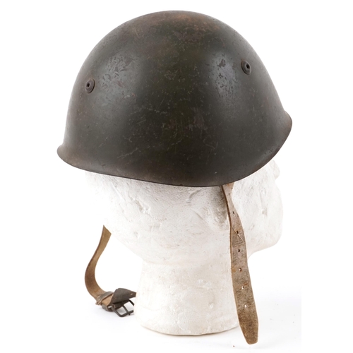 2642 - Italian military army combat helmet with lining and chin strap