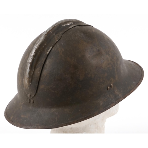 2644 - Belgian military war helmet with lion badge