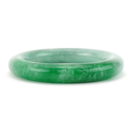 3216A - Chinese green jade bangle, 8cm in diameter, 76.8g