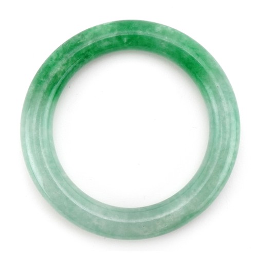 3216A - Chinese green jade bangle, 8cm in diameter, 76.8g