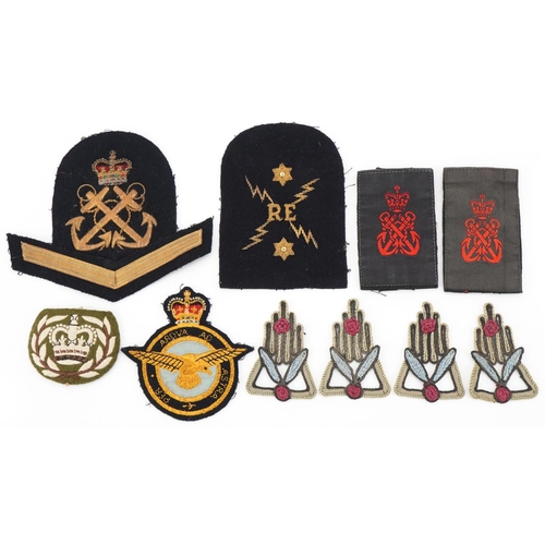 2606 - Military interest cloth patches including World War II Air Training Corps and World War II Royal Nav... 