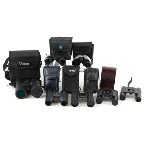 1472 - Seven pairs of binoculars with cases including Navilux 8 x 42, Minolta 8 x 22 and Tronic 10 x 25