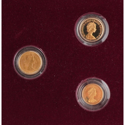 3607 - Queen Elizabeth Royal Portrait gold sovereign and half sovereign seven coin collection by The Royal ... 