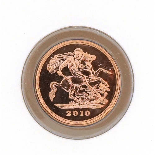 3619 - 2010 gold half sovereign with box by The Royal Mint, 3.99g