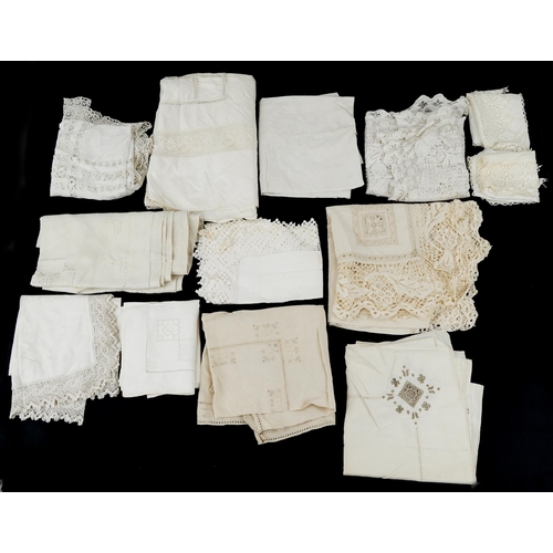 1460 - Small collection of late 19th/early 20th century whitework and lace