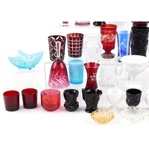 1195 - Group of mixed 20th century cut and moulded glassware