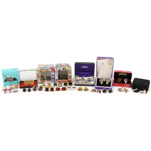 3366 - Small collection of novelty cufflinks, some with boxes