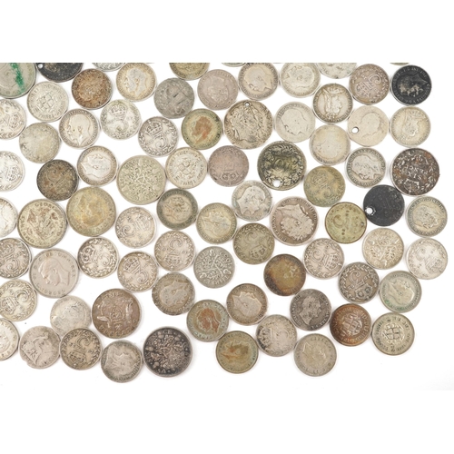 2096 - 19th century and later silver coinage including Victorian half crown, sixpences and threepence piece... 