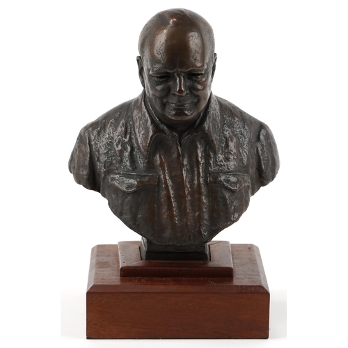 2632 - Military interest cold cast bronze head and shoulders bust of Winston Churchill raised on a wooden p... 