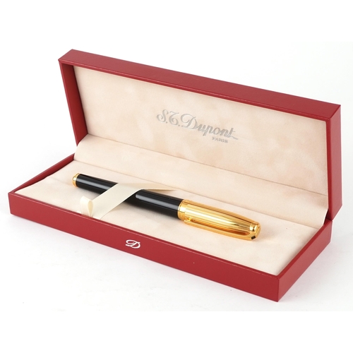 176 - S T Dupont fountain pen with 14k gold nib retailed by Asprey, with box and paperwork