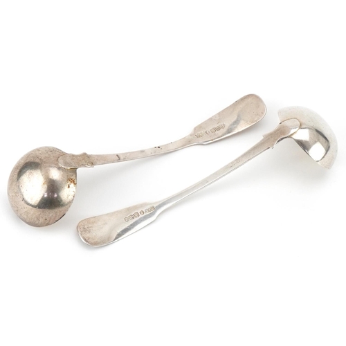 423 - Pair of silver shell pattern ladles , Edinburgh 1831, by Thomas A. Finlayson, 15cm in length, 60.3g