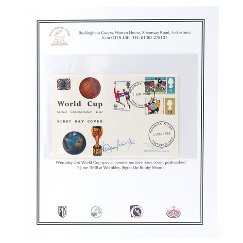 2262 - Buckingham Covers, signed cover of the 1966 World Cup dated 1st June 1966 signed by Bobby Moore with... 