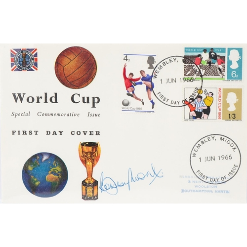 2262 - Buckingham Covers, signed cover of the 1966 World Cup dated 1st June 1966 signed by Bobby Moore with... 