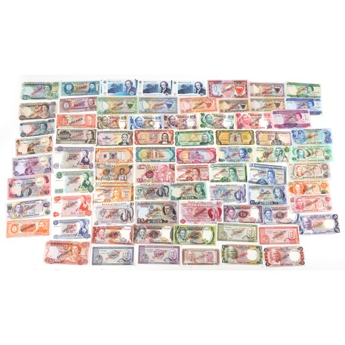 2235 - Boxed collection of De la Rue specimen banknotes with original box including Bahrain, Botswana, Domi... 