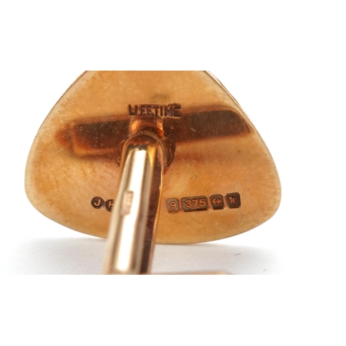 3035 - Pair of 9ct gold Modernist cufflinks, each 2cm wide, total 6.8g