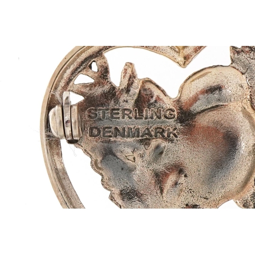 3085 - Modernist sterling silver brooch in the form of a bird in a love heart, 3.3cm high, 8.6g