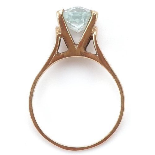 3282 - 9ct gold aquamarine solitaire ring, the aquamarine approximately 11.50mm x 7.50mm x 5.0mm deep, size... 