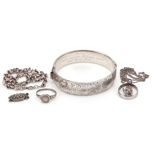 3326 - Vintage and later silver jewellery including a Victorian style hinged bangle, Belcher link necklace ... 